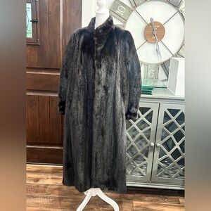 Elegant Blackgama Mink Women's Fur Coat